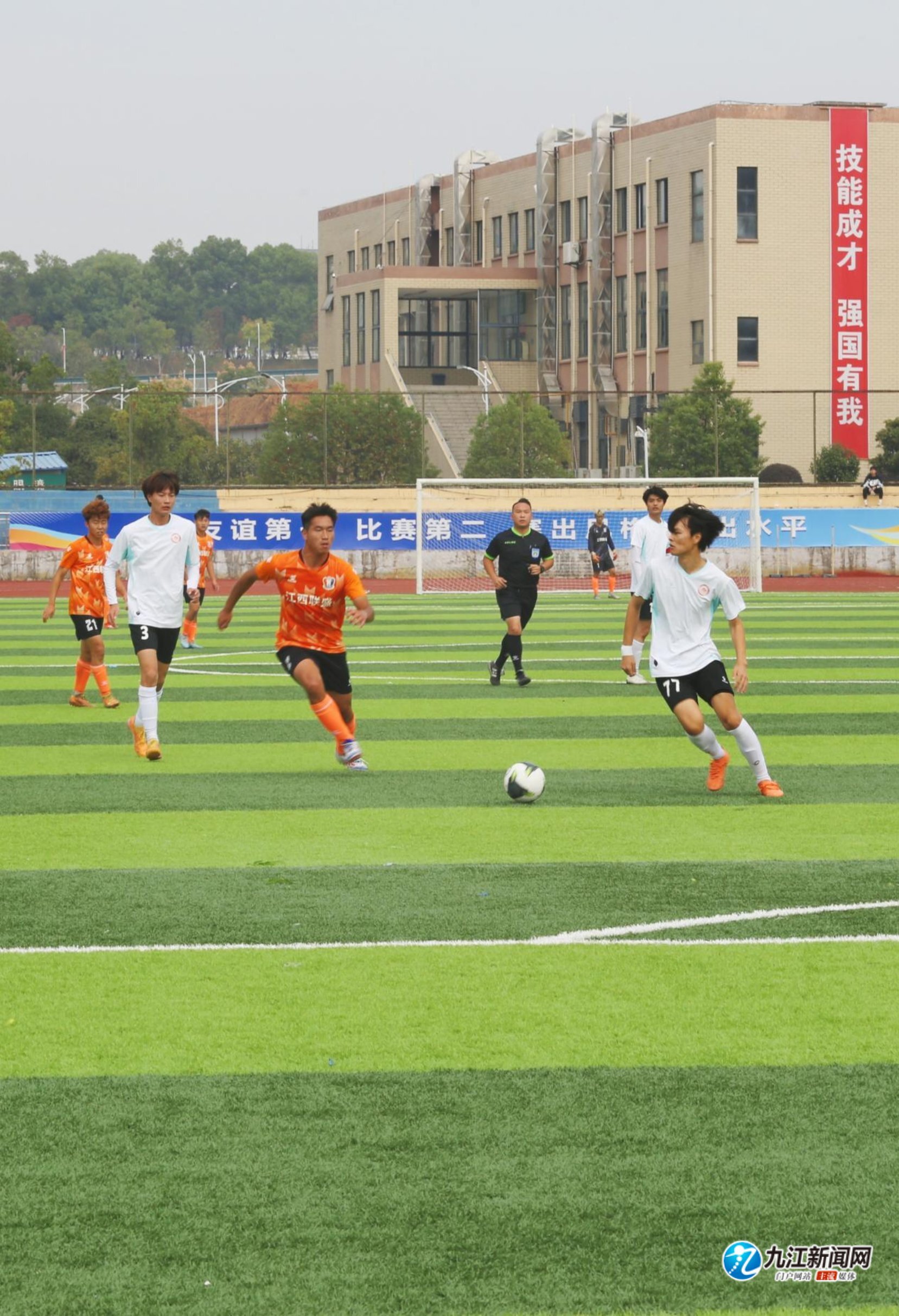 冰雪热潮的 冰雪热潮的