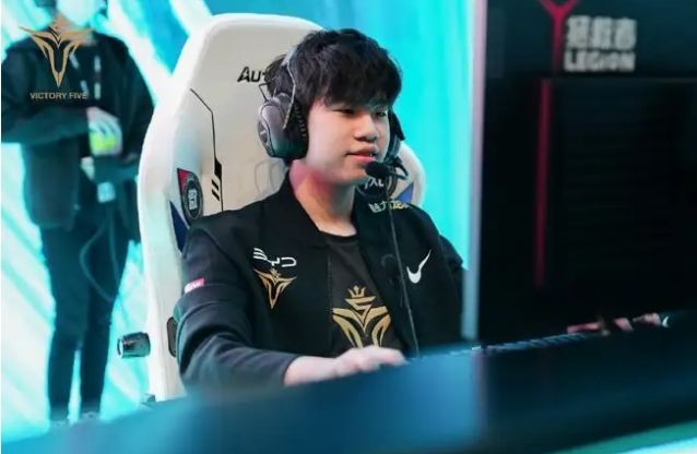 实况足球 实况足球