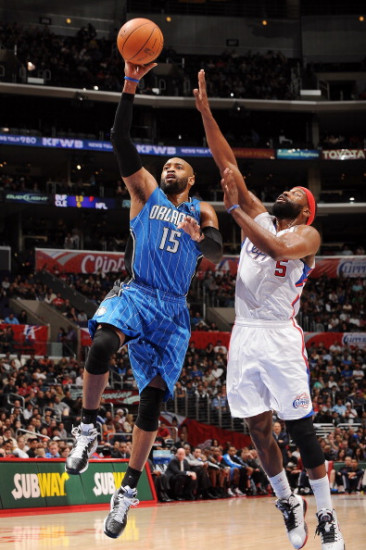 在他首次进 在他首次进