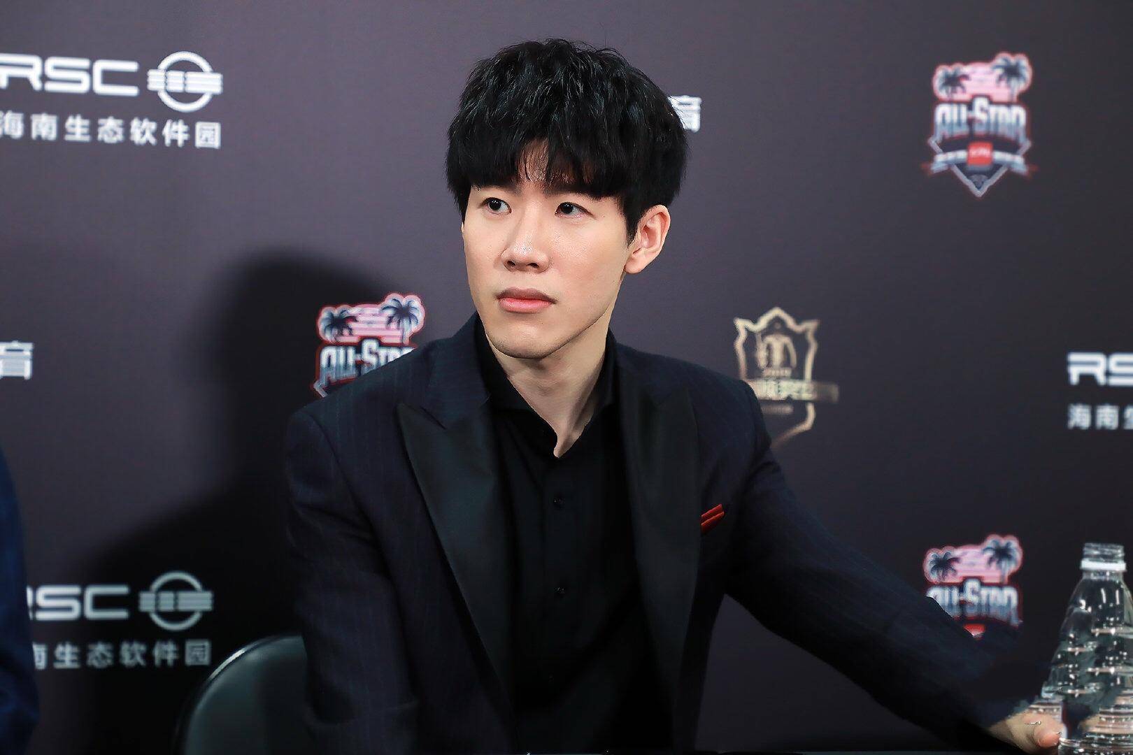 例如皇马中 例如皇马中